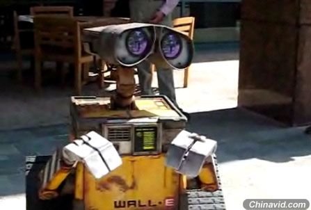 “Wall·E”机器人惊现美国洛杉矶街头